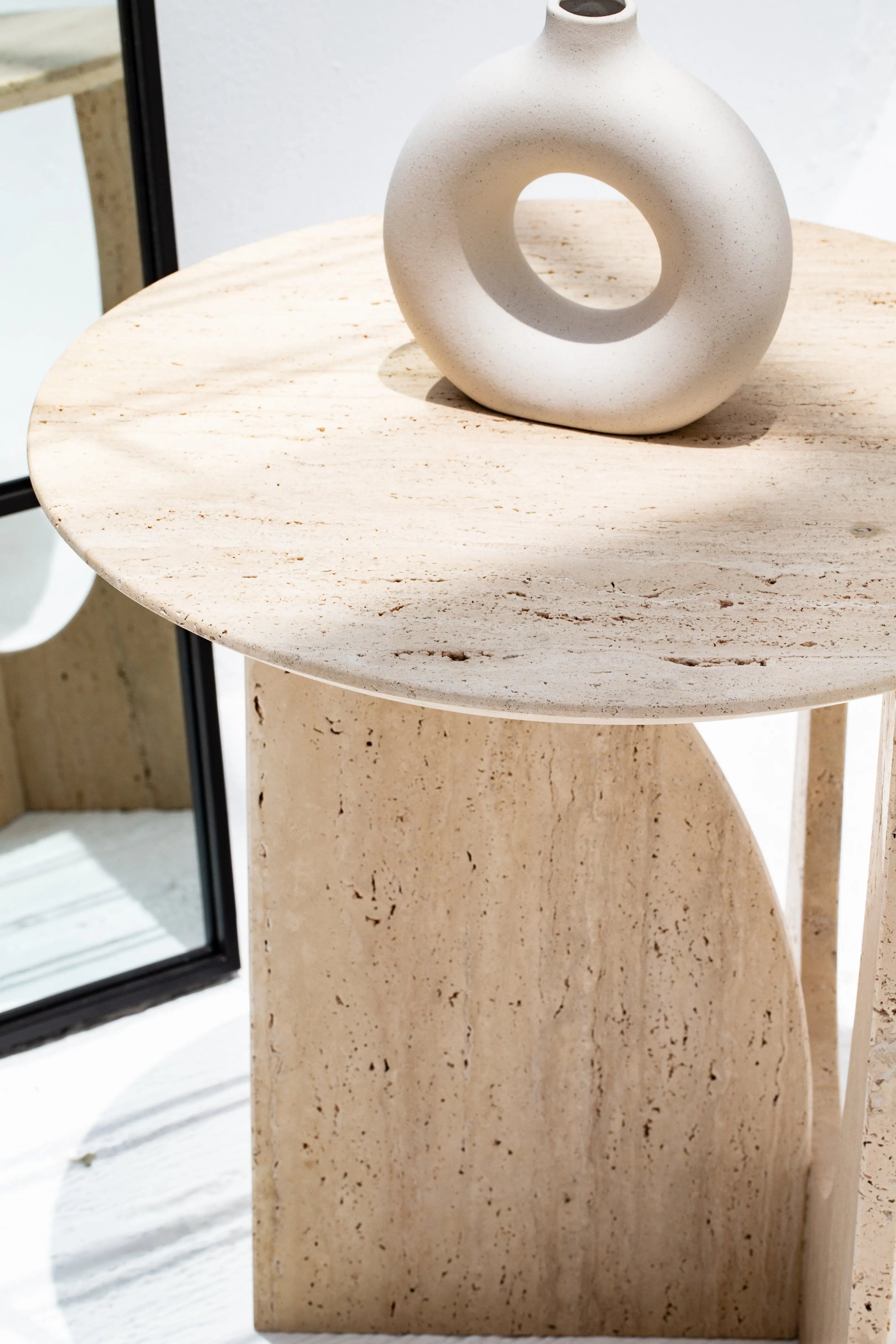 Table d'appoint ronde en travertin